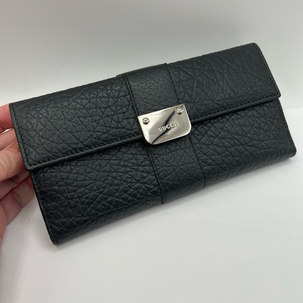 Authentic GUCCI Wallet